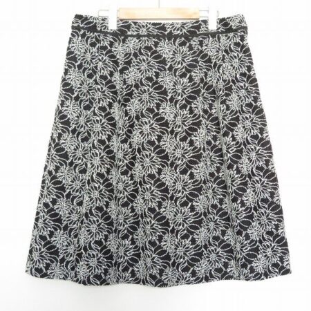 シャープな刺繍が綺麗なレリアンのスカートを買取しました