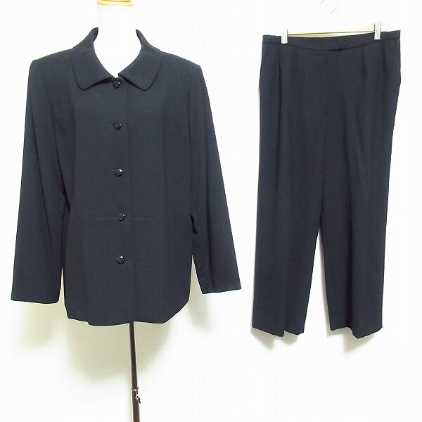レリアンのパンツスーツを出張買取ご利用のお客様より買取しました