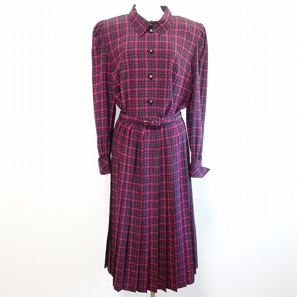 レリアンのワンピースを買取しました！ピンクと黒の大人っぽさがいい