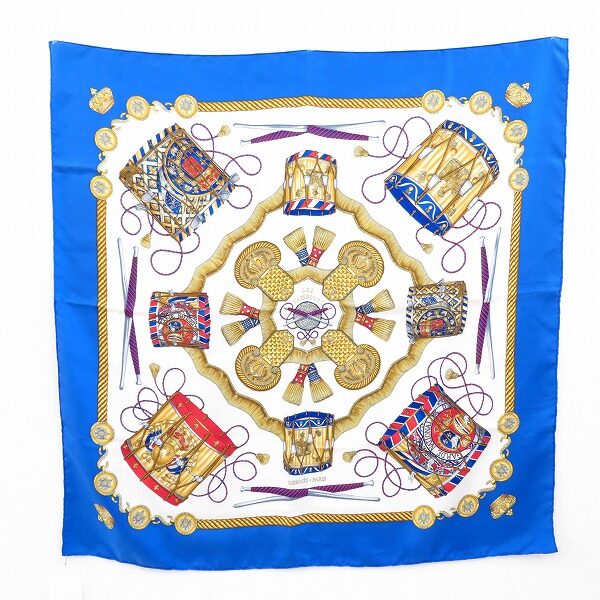 クールで華やかさをさりげなく出せるエルメスのスカーフを買取しました