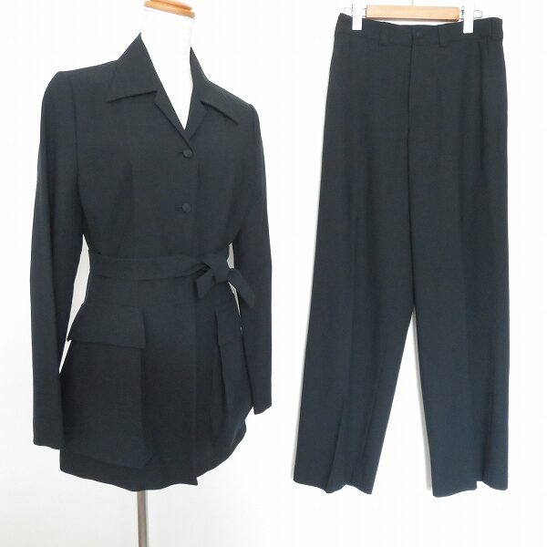 シビラのパンツスーツを買取しました！女性特有ラインも強調