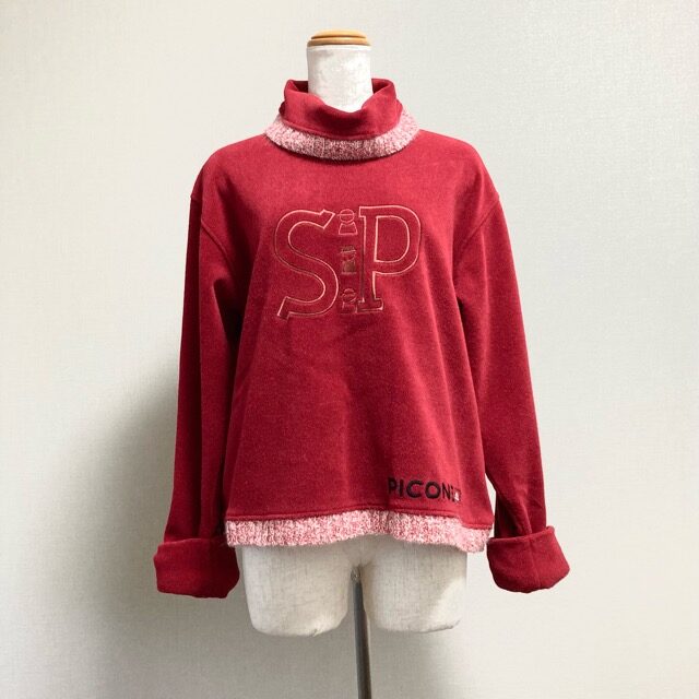 赤×ロゴでポップな印象に ピッコーネのニットを買取しました