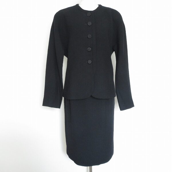 静寂さもある ジュンアシダのスカートスーツを買取しました