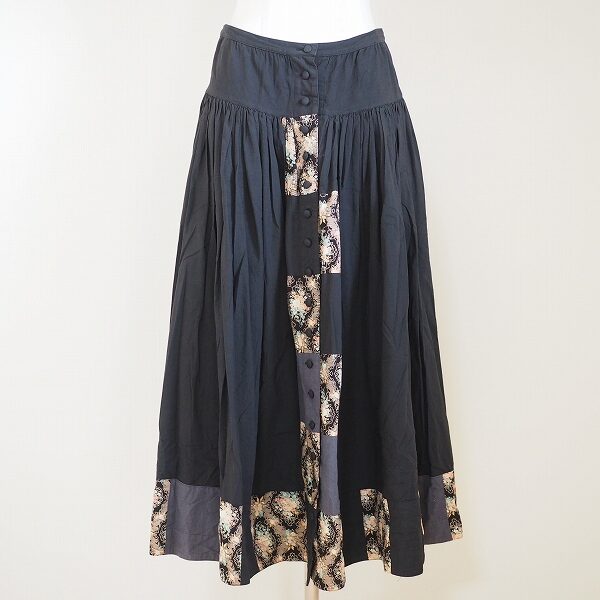 ピンクハウスのスカートを出張買取ご利用のお客様より買取しました