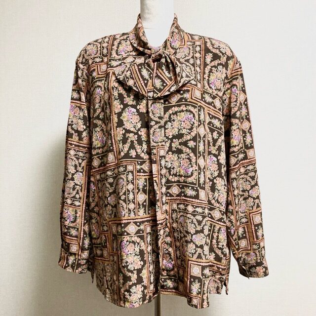 昔ながらの落ち着きを感じる エルミダのブラウスを買取しました