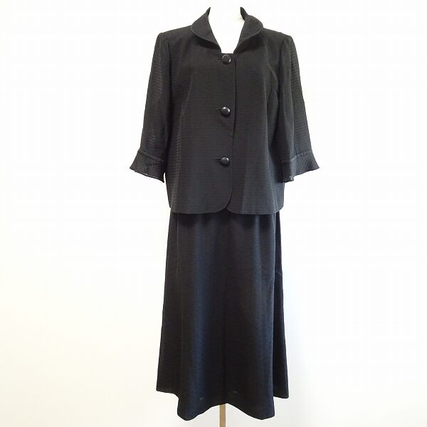 レリアンのスカートスーツを買取しました！フレアの広がりも嬉しい