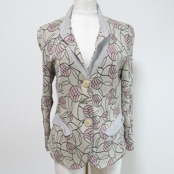 都会的な花柄が素敵なアルマーニコレツィオーニ のジャケットを買取しました