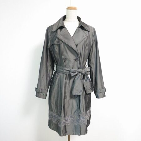 フリルとグレーの可愛らしさが際立つ レリアンのコートを買取しました