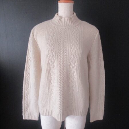 おしゃれさんのマストバイアイテム白ニットを買取しました！レリアン