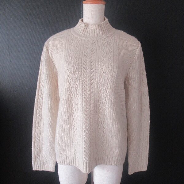 おしゃれさんのマストバイアイテム白ニットを買取しました!レリアン