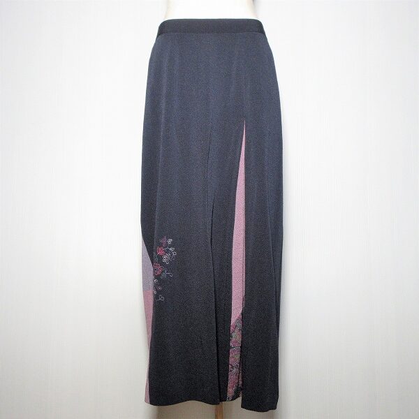 サンネンザカのスカートを買取しました！さりげない花がセクシー