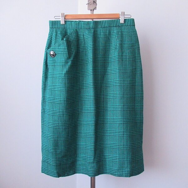 伊太利屋のスカートを買取しました！緑×黒×千鳥格子が素敵