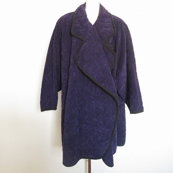 ベロア調×紫で美しく上品に 伊太利屋のコートを買取しました