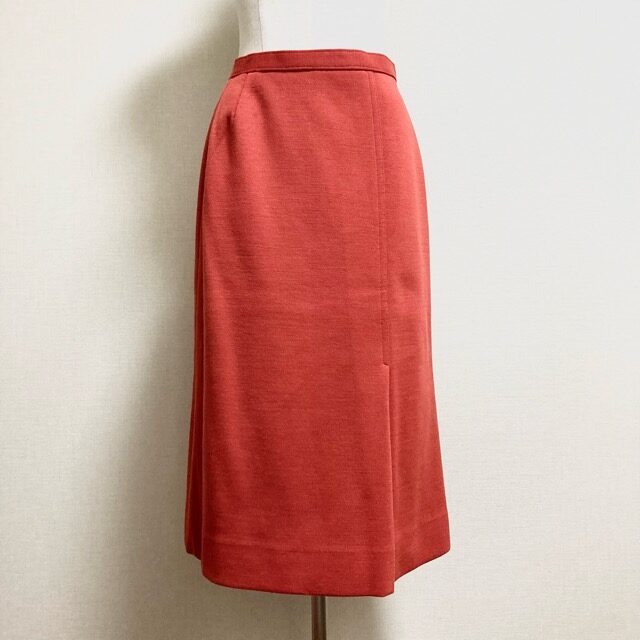 ハナエモリのオレンジ系スカートを出張買取しました！