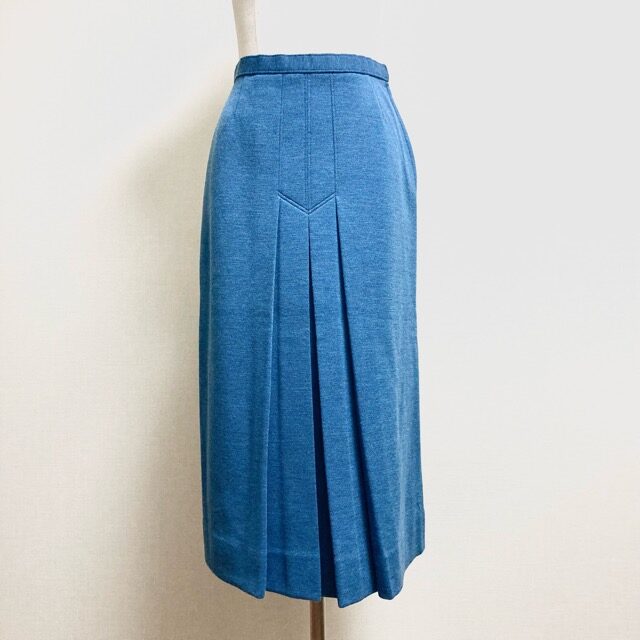 お買取しました｜適度なタイト具合が色っぽい ハナエモリのスカート