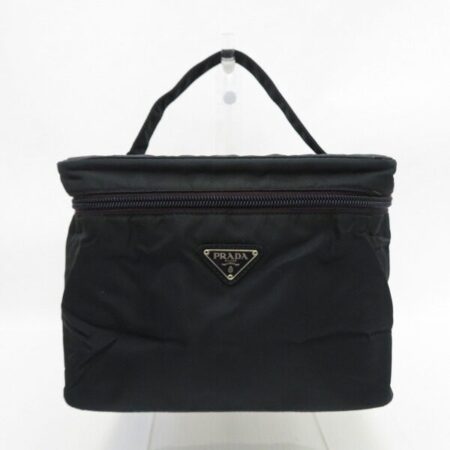 ハイブランドから国内ブランドまで幅広く買取、プラダのバッグを買取いたしました