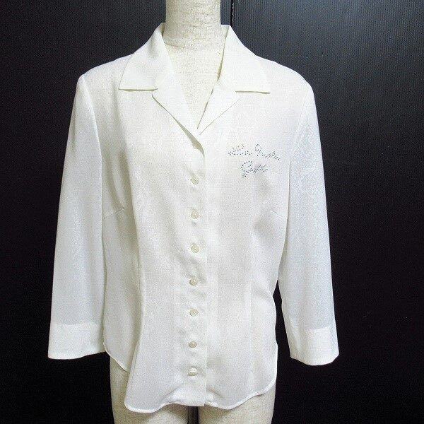 イタリヤのブラウスを買取しました!白のすっきり感が好印象に