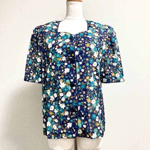 元気のでる鮮やかな花柄 レリアンのブラウスを買取しました