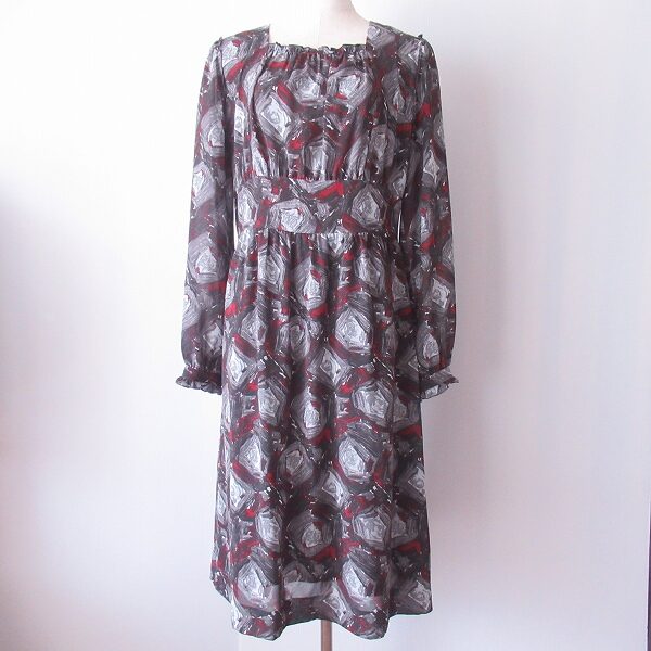 芸術的な柄が素敵 レリアンのワンピースを買取しました