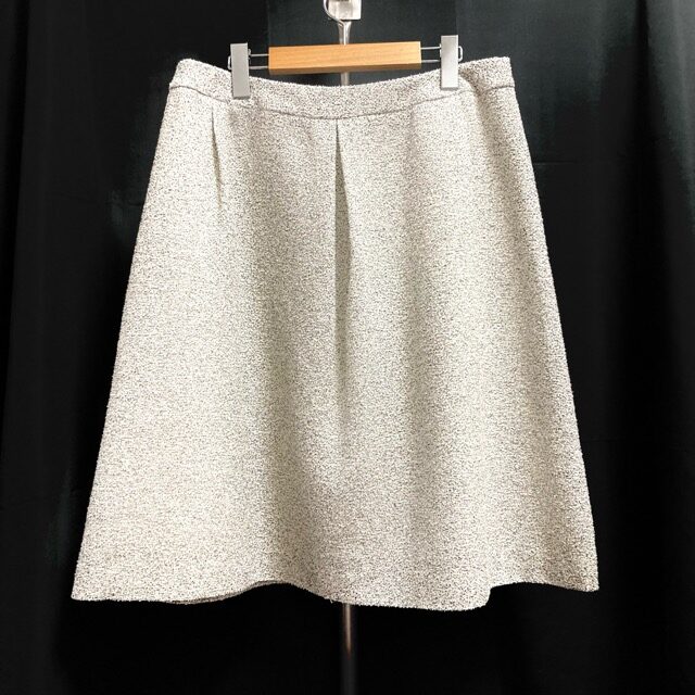 パイル素材で上品 エルミダのスカートを買取しました