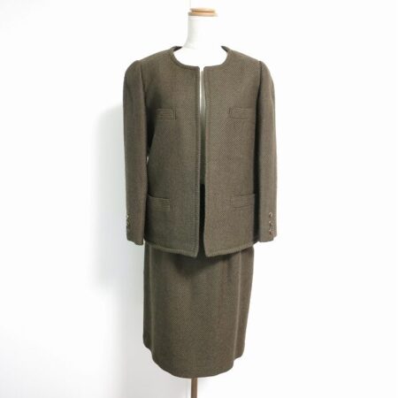 品のいい茶色に惹きつけられる レリアンののセットアップを買取しました