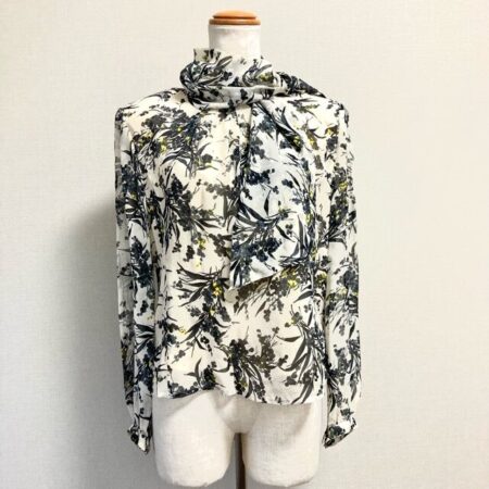 レリアンのカットソーを出張買取にて買取しました