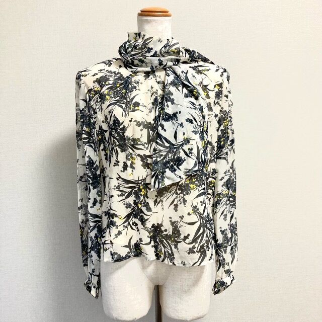 レリアンのカットソーを出張買取にて買取しました