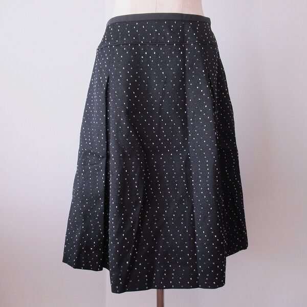 綺麗なフリルに脱帽 レリアンのスカートを買取しました