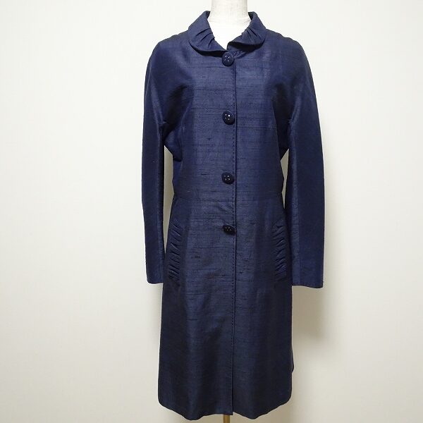 シルクの光沢が美しい 伊太利屋のコートを買取しました！