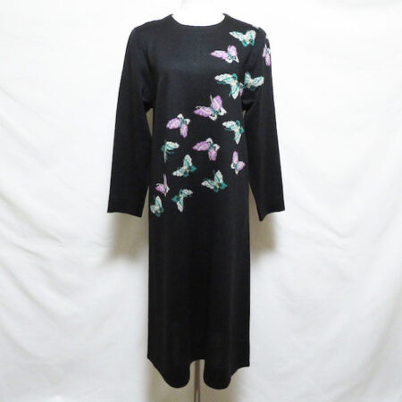 【斉藤都世子】今にも羽ばたいて行きそうな蝶が綺麗！ニットワンピースをお買取