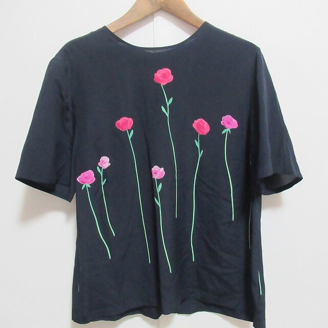 お花の色味にパワーをもらう アクリスのカットソーを買取しました