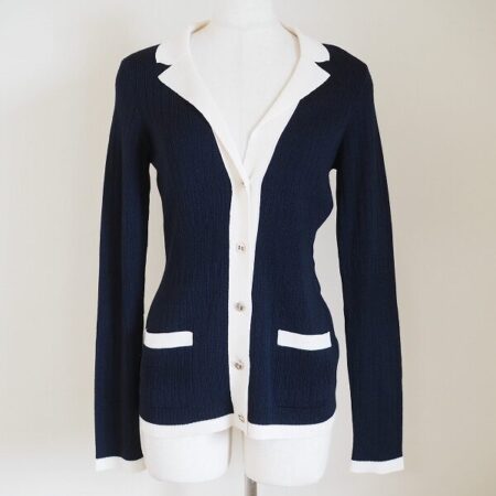 フェラガモの紺×白のバイカラーカーディガンXSを買取させて頂きました