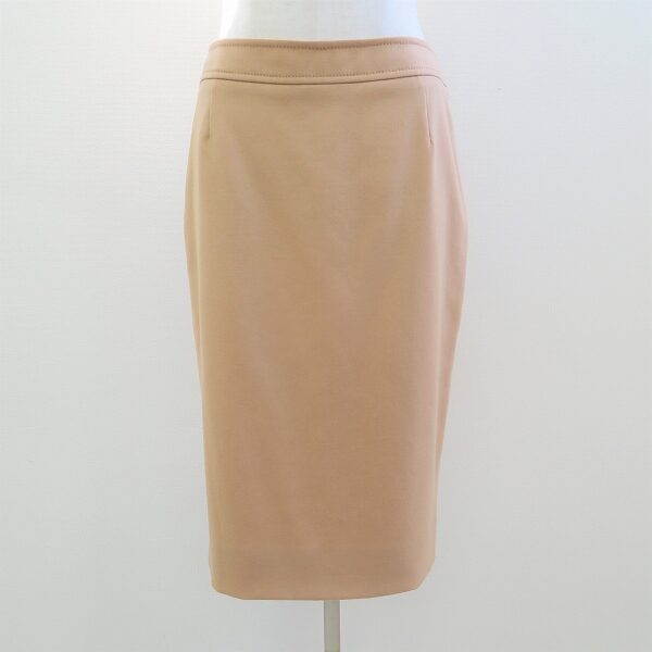 吸い付くような自然さが素敵 ヴァレンティノのスカートを買取しました