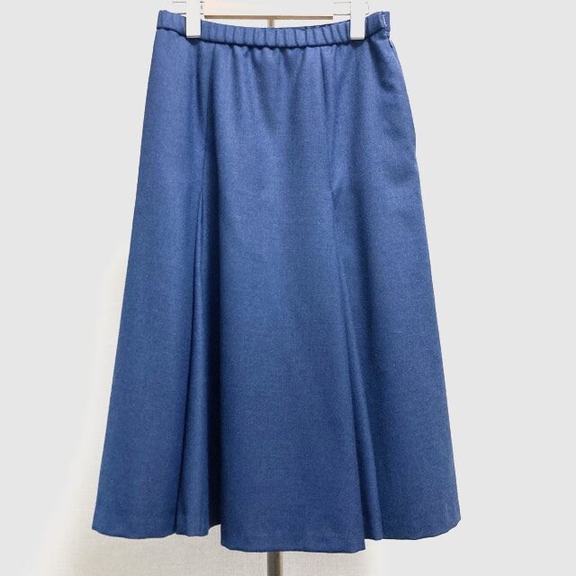 ユキトリイのスカートを買取しました！紺×フレアの安心嬉しいアイテム