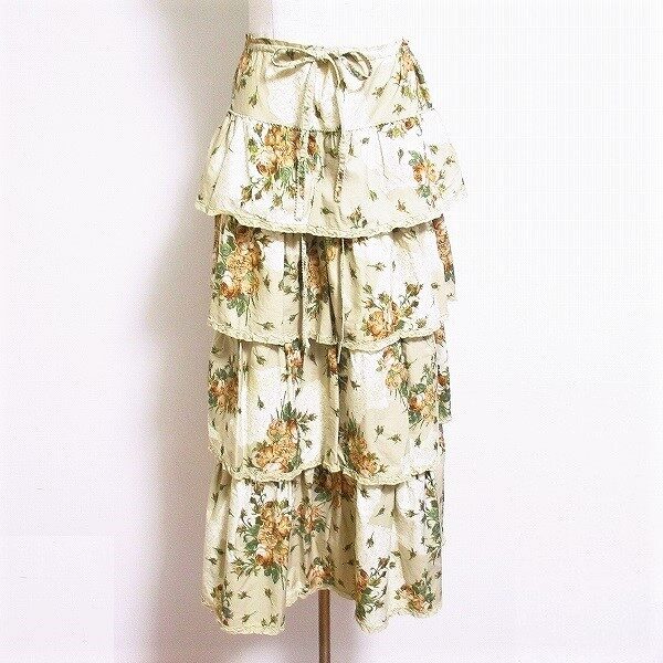 出張買取の同性スタッフ指名可能！カネコイサオのスカートを買取いたしました