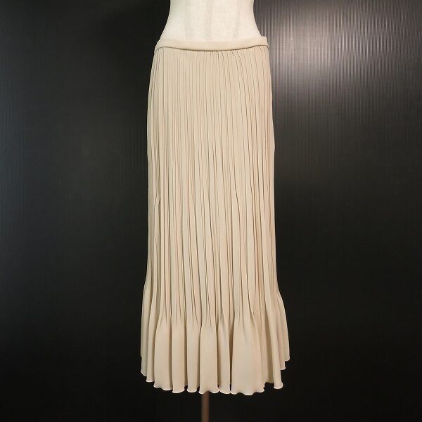 買取を利用してお洋服厳選！レリアンのスカートを買取いたしました