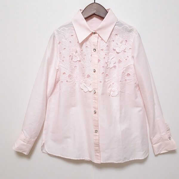 優しめピンクにうっとり 銀座マギーのブラウスを買取しました