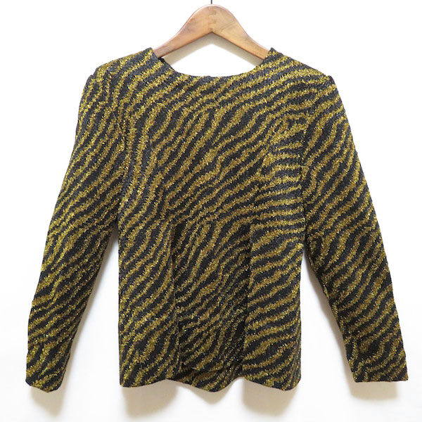 鋭い印象に 斉藤都世子のセーターを出張買取ご利用の方より買取しました