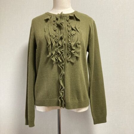 カーキとフリルのバランスが見事 キャラオクルスのニットを買取しました