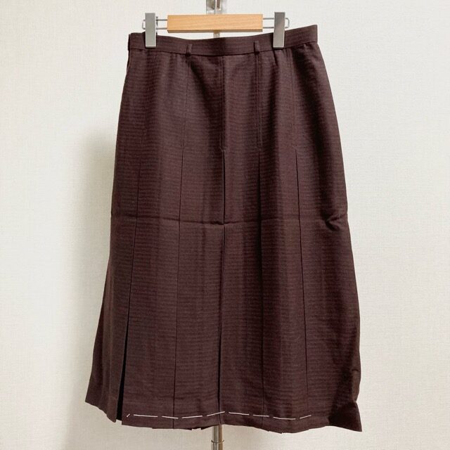 綺麗な茶色に見とれる クリスチャンディオールのスカートを買取しました！
