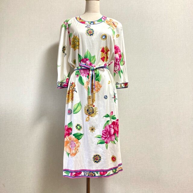 さわやかの中に綺麗さが潜む レオナールのワンピースを買取しました
