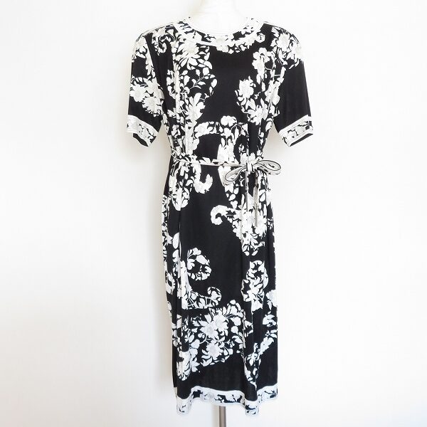 タイトな女性に変身できる レオナールのワンピースを買取しました