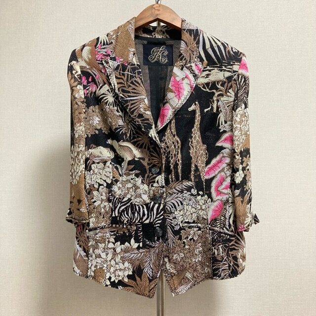 クールな大人女性に 伊太利屋のジャケットを買取しました