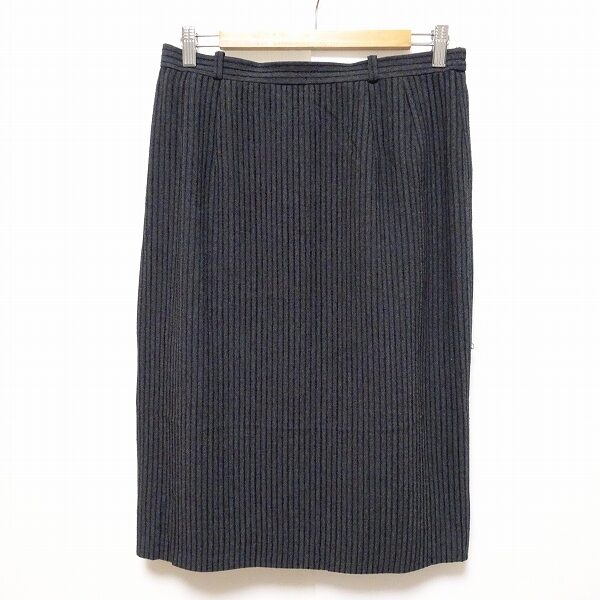 目立たないストライプが綺麗 レリアンのスカートを買取しました