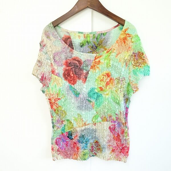 テンション爆上げの色使い ユキトリイのカットソーを買取しました