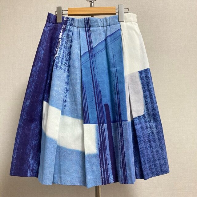清らかな雰囲気を感じる ユキトリイのスカートを買取しました