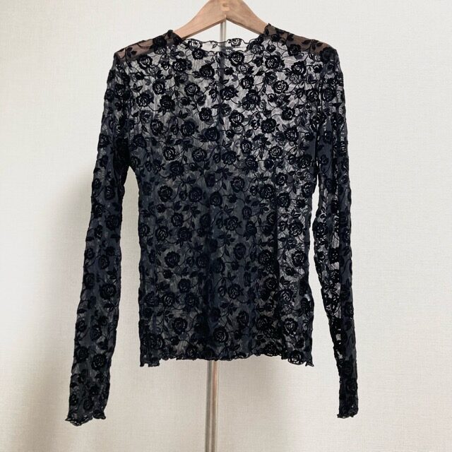 雅やかな雰囲気の1着 シズカコムロのカットソーを買取しました