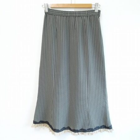清らかさがあるチェック ノンノンドールのスカートを買取しました
