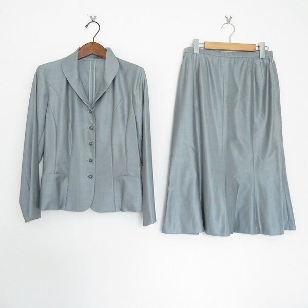 レリアンのスカートスーツを買取しました