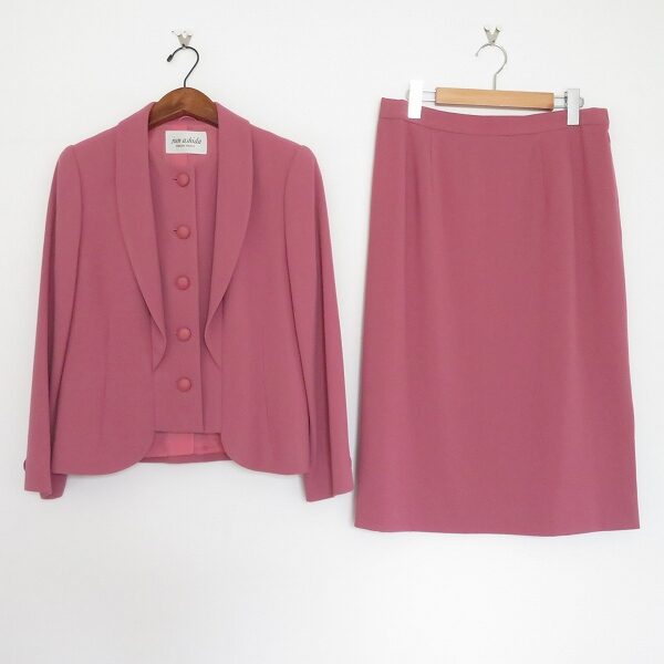 綺麗なピンクに我を忘れるジュンアシダのスカートスーツを買取しました